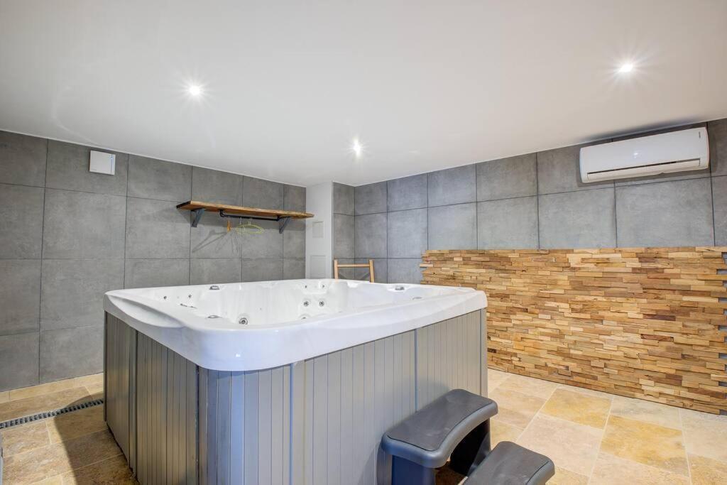 Combe Jolie Clim, Piscine & Jacuzzi Villa Saint-Vincent-de-Cosse Ngoại thất bức ảnh